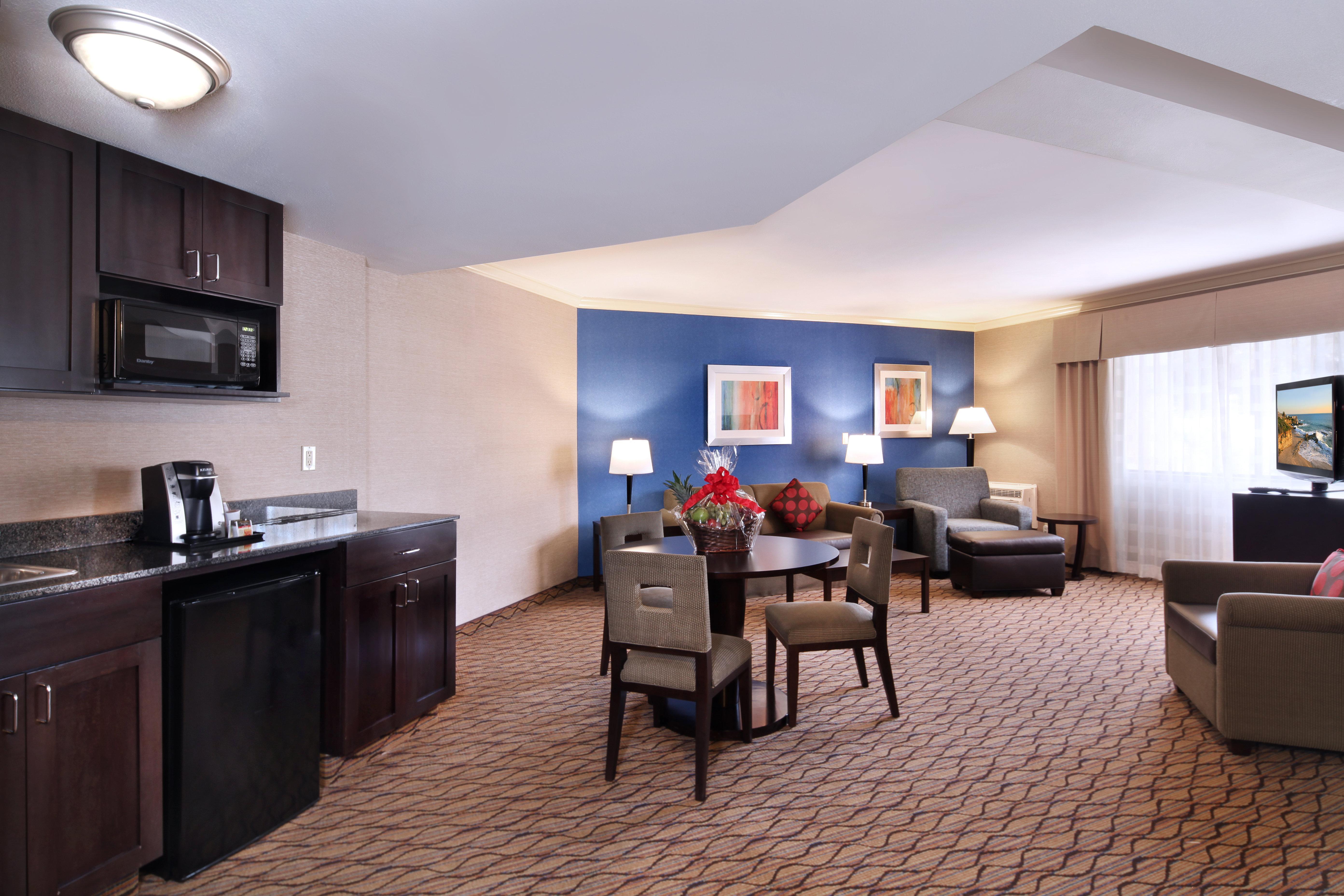 Holiday Inn Express Port Hueneme By Ihg Exterior foto